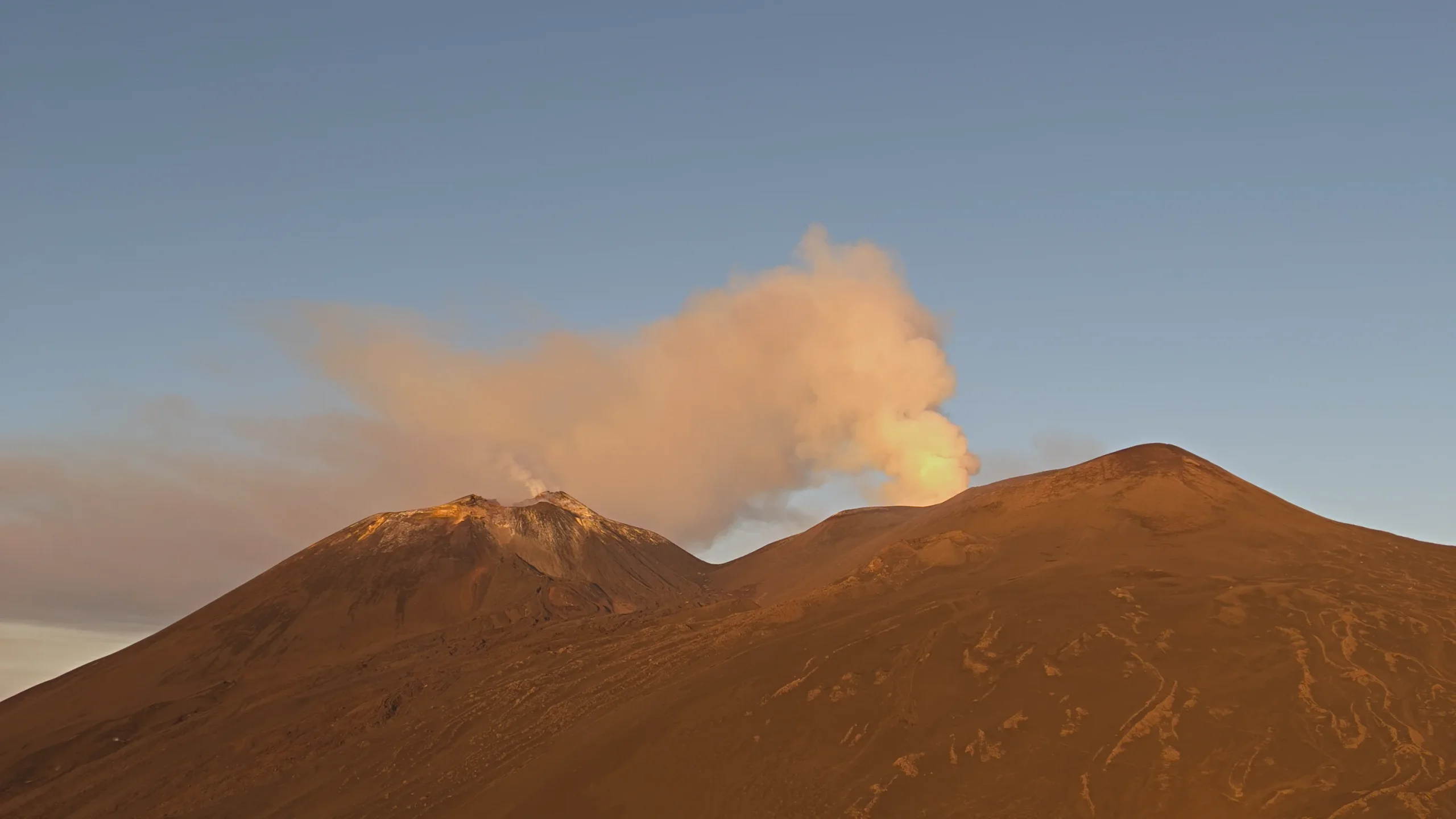Excursion au lever du soleil sur le sommet de l'Etna, une expérience inoubliable au départ de Piano Provenzana
