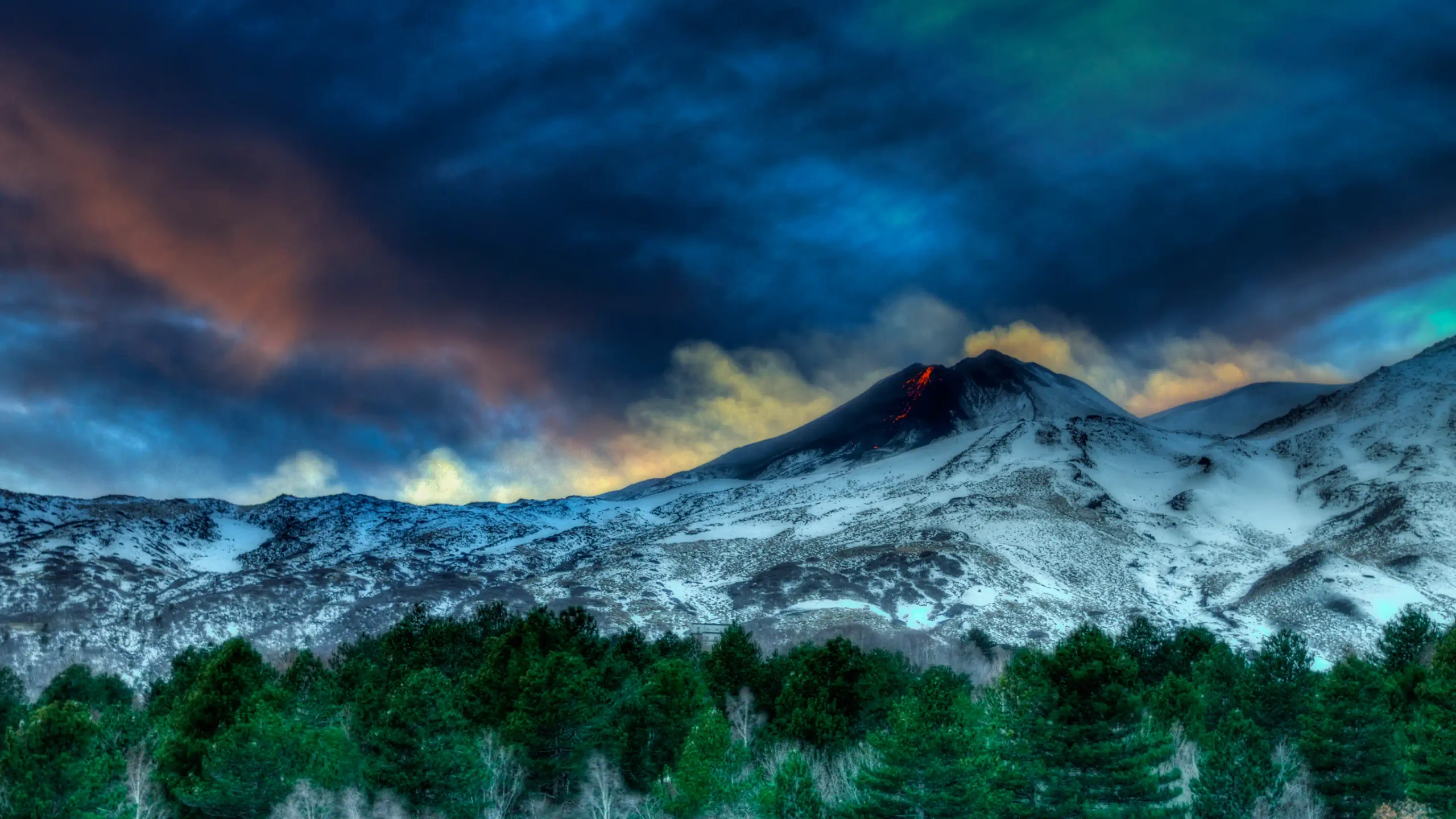 Eruzione dell'Etna vista da Etna Nord