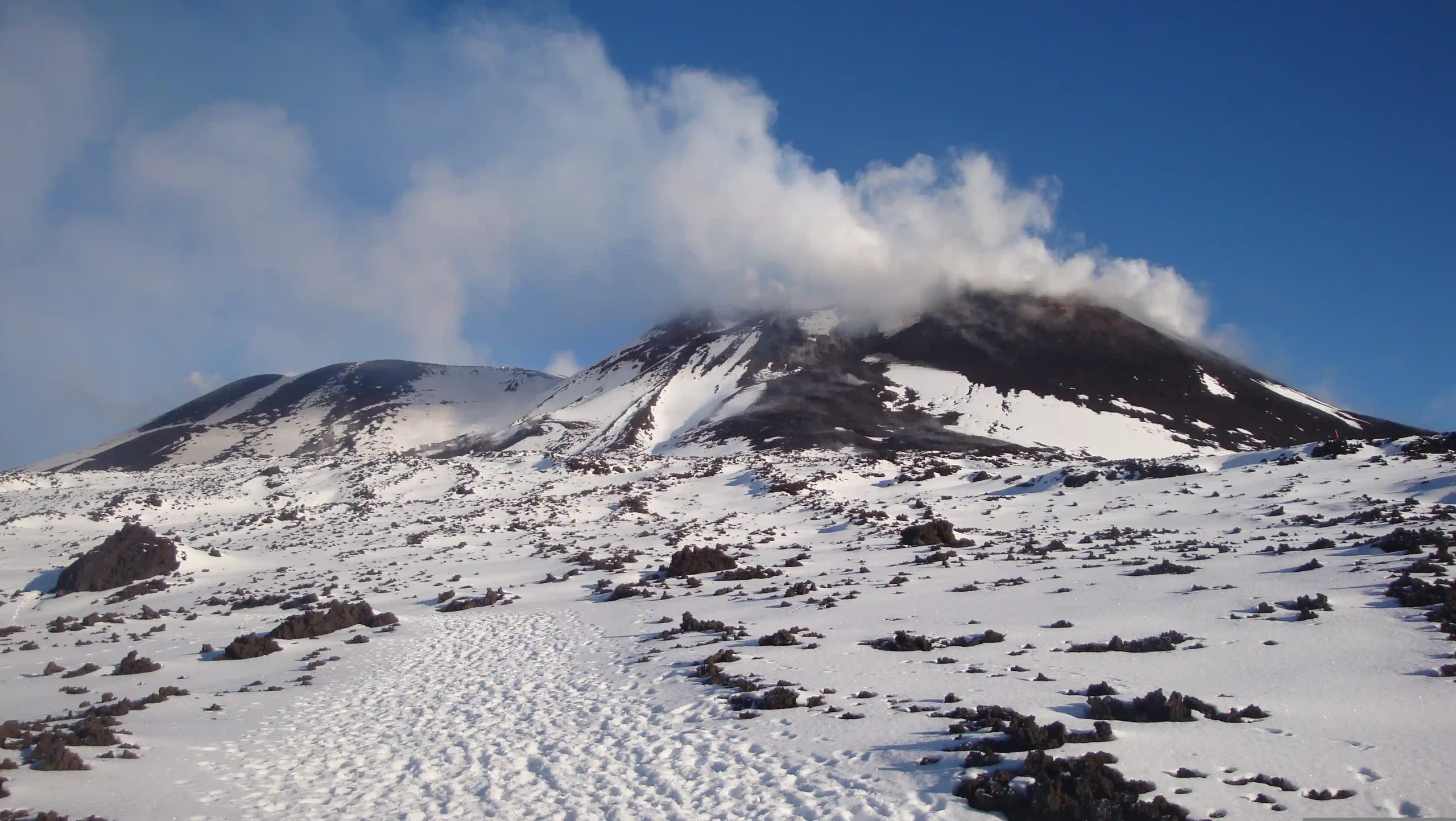 Cratères sommitaux de l'Etna enneigés