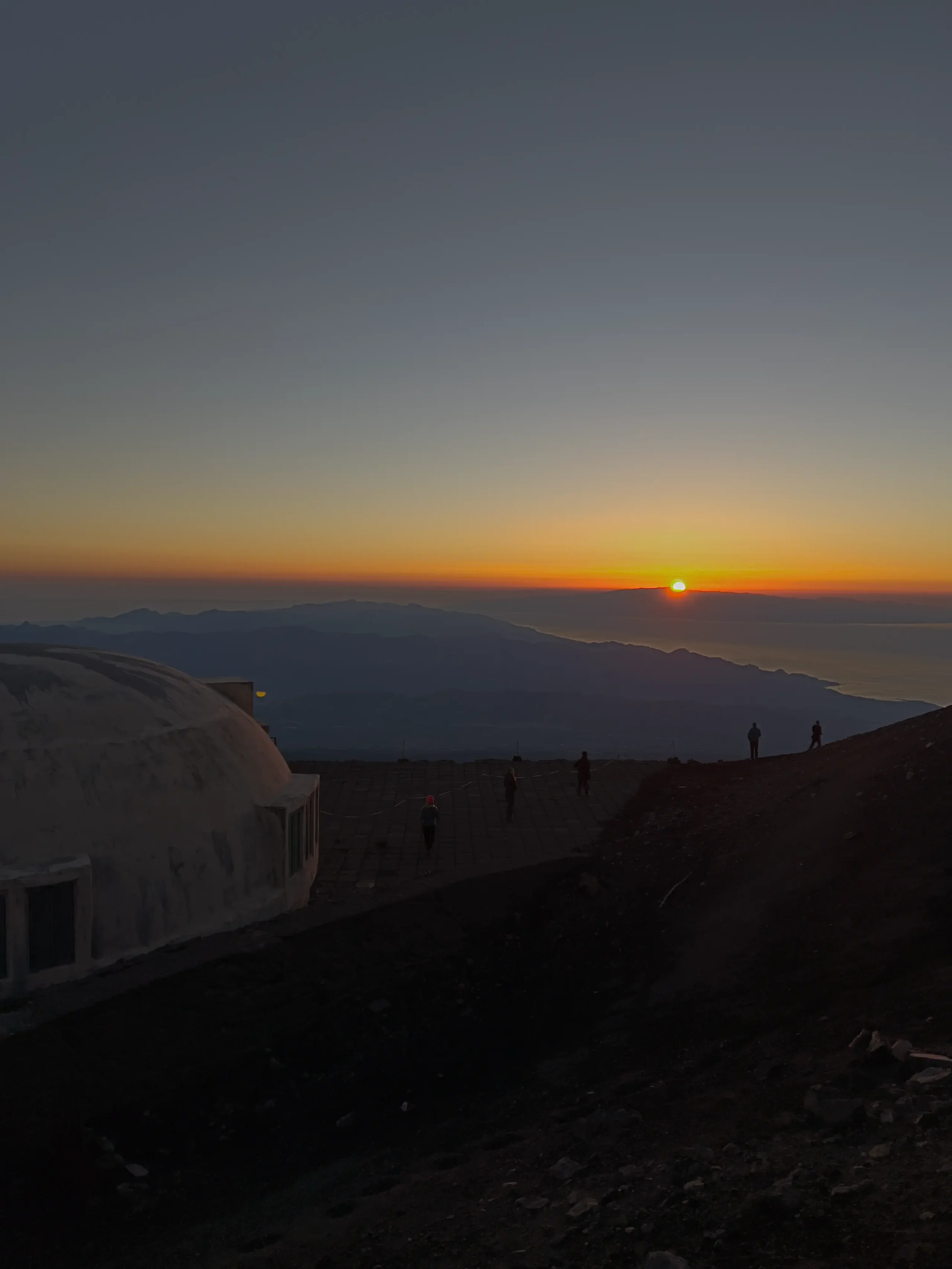 Observatoire de Pizzi Deneri à l'aube