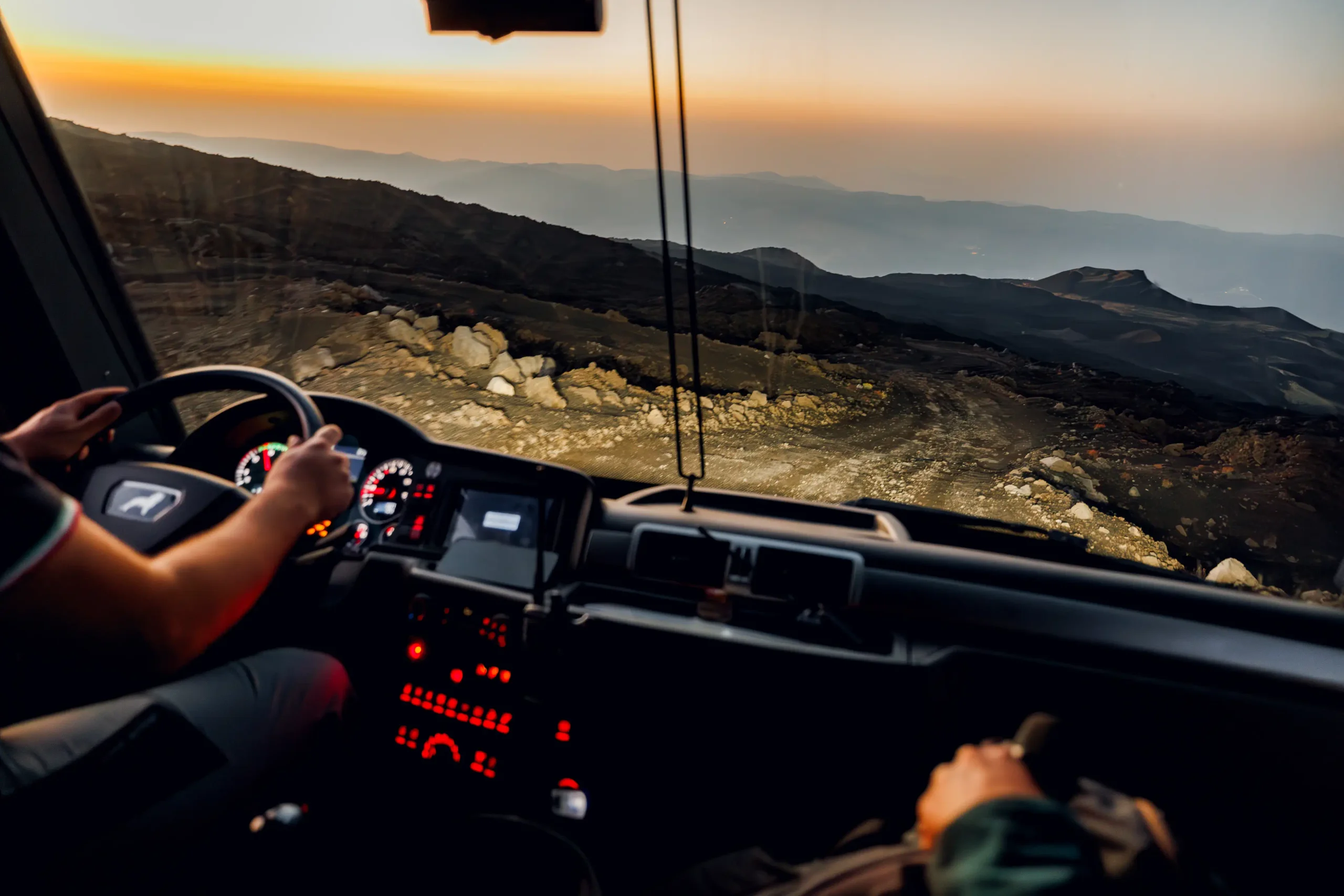Interno bus escursione al tramonto