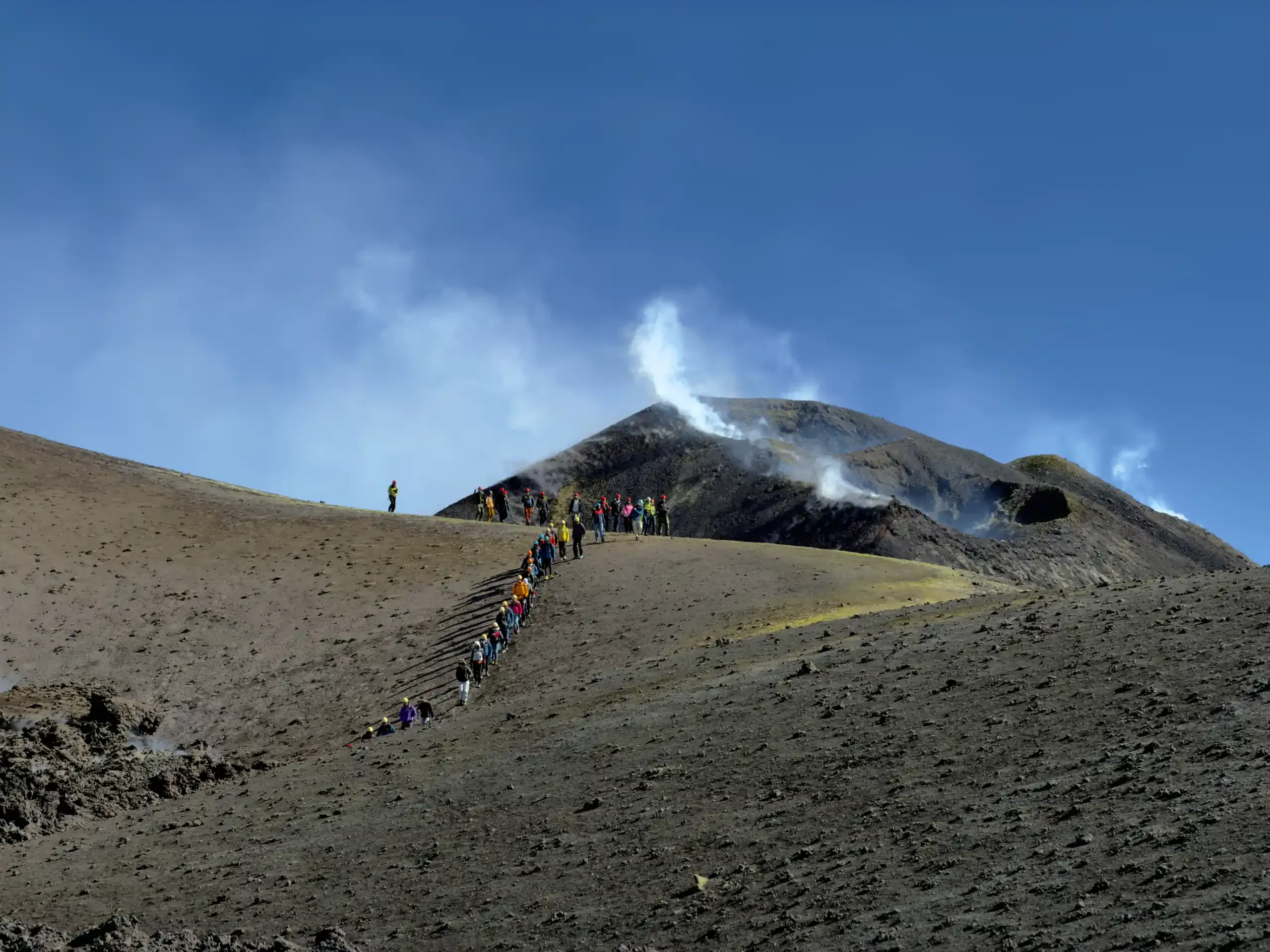 Etna Noord Excursies - Etna Noord Topkraters: Begeleide Hooggebergte Trekking