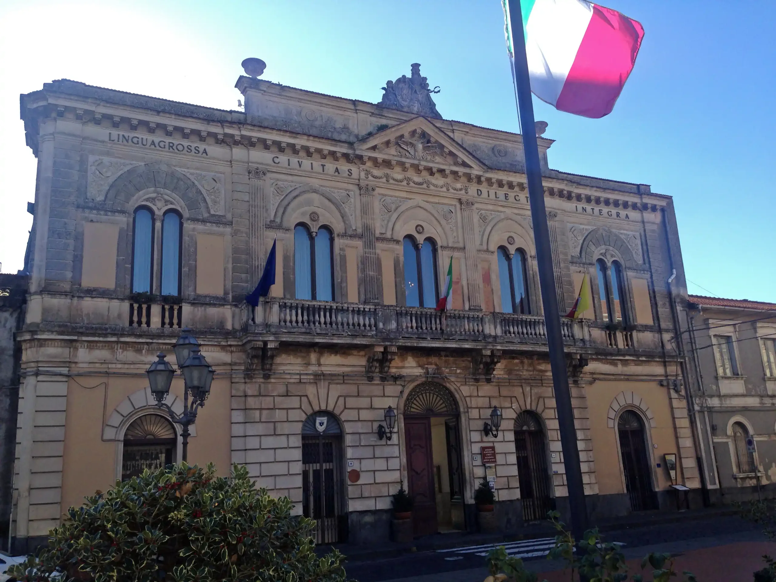 Il Municipio di Linguaglossa